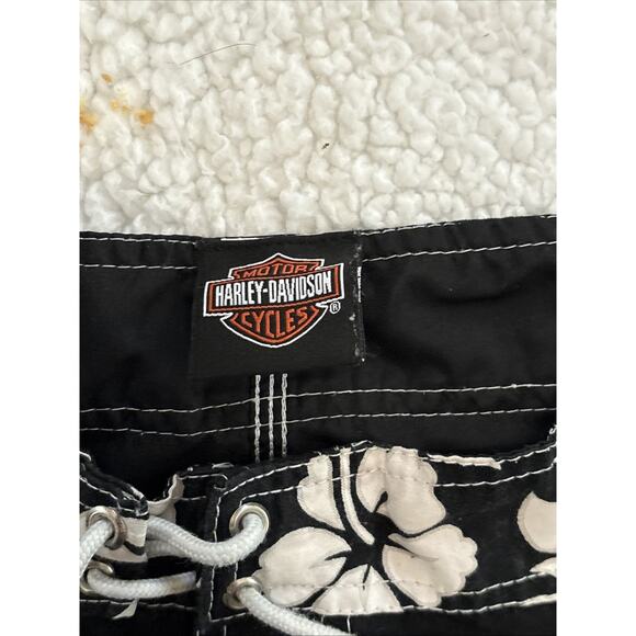 Harley-Davidson Honolulu board shorts black and white floral pattern Size 13 - Picture 4 of 7